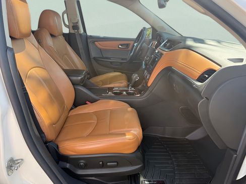 Used 2014 Chevrolet Traverse LT FWD image 14