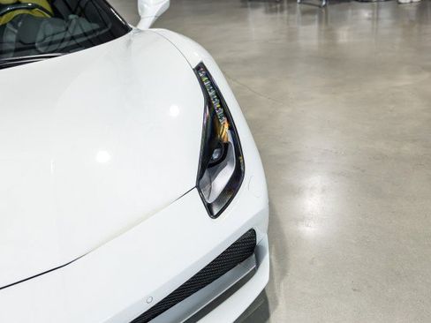Used 2016 Ferrari 488 GTB RWD image 10