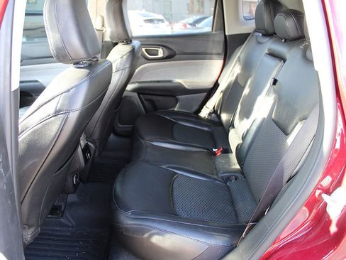 Used 2022 Jeep Compass Latitude AWD/4WD image 7