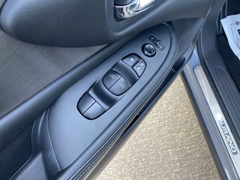 Used 2023 Nissan Murano SV w/ SV Midnight Edition Package image 8