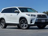 Used 2019 Toyota Highlander LE image 2