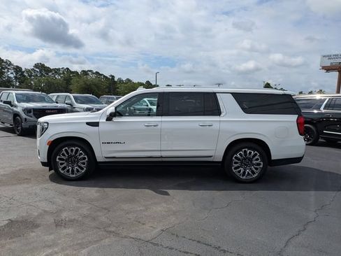 Used 2023 GMC Yukon XL Denali Ultimate AWD/4WD image 8