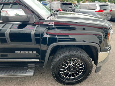 Used 2017 GMC Sierra 1500 SLT w/ SLT Premium Package AWD/4WD image 8
