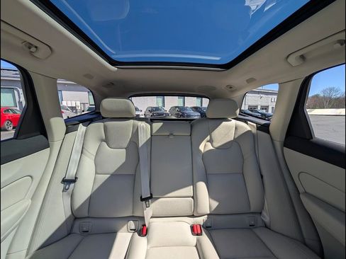 Certified 2023 Volvo XC60 T8 Plus w/ Protection Package Premier AWD/4WD image 19