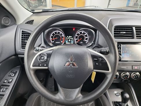 Used 2025 Mitsubishi Outlander Sport ES AWD/4WD image 19
