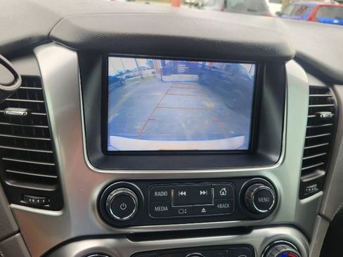 Used 2018 Chevrolet Suburban LT RWD image 23