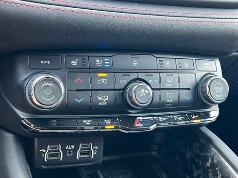 Used 2025 Dodge Durango R/T AWD/4WD image 30