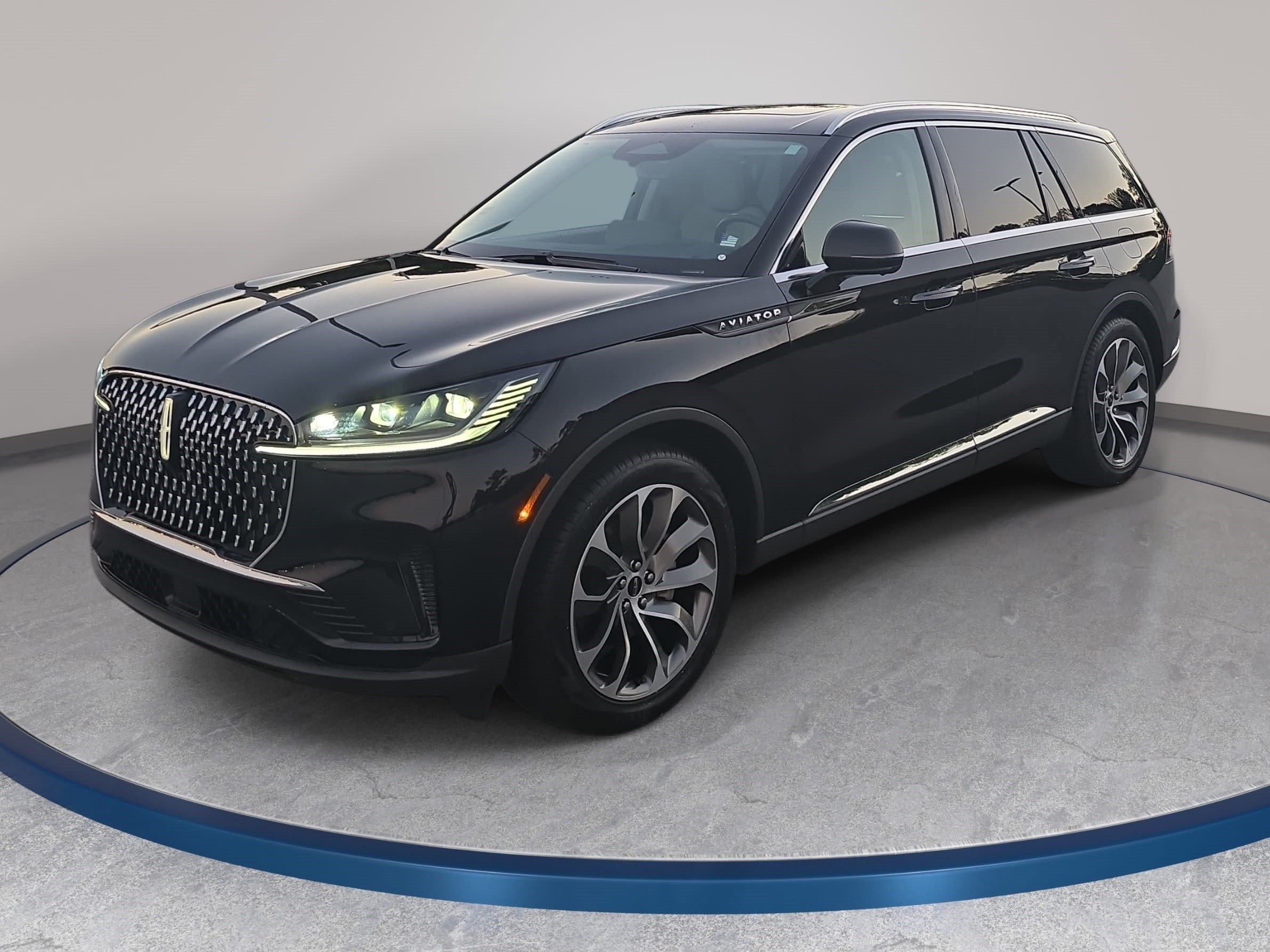 Used 2026 Lincoln Aviator Reserve w/ Luxury Package RWD image 1