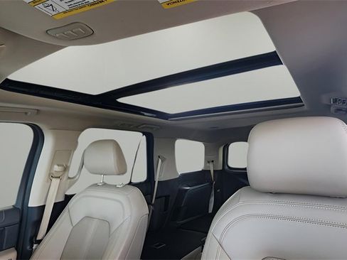 Used 2024 Ford Expedition Limited image 15