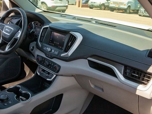 Used 2023 GMC Terrain SLE w/ Driver Convenience Package image 11