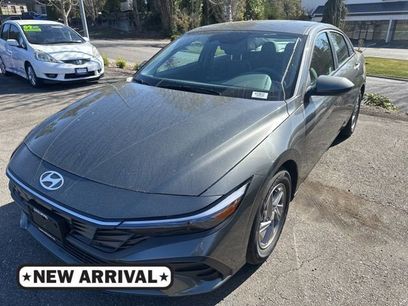 Used 2025 Hyundai Elantra SE w/ Cargo Package