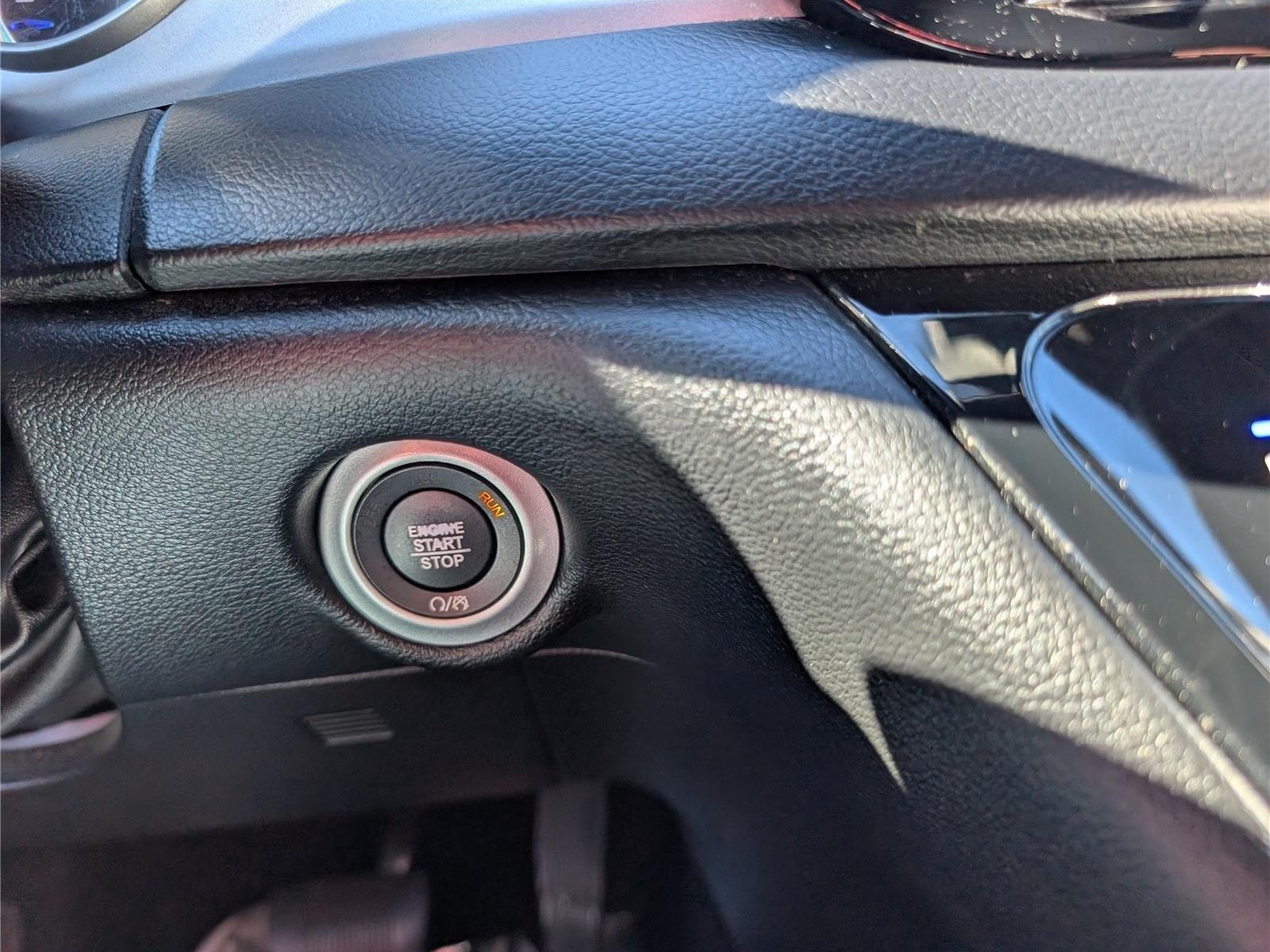 Used 2020 Chrysler Pacifica Touring-L Plus FWD image 25