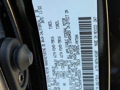 Used 2023 Toyota Tacoma SR image 33