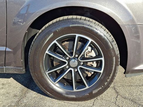 Used 2015 Dodge Grand Caravan SE w/ Quick Order Package 29E SE image 6