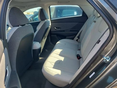 New 2025 Hyundai Elantra Limited image 12