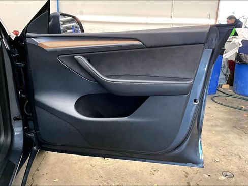 Used 2023 Tesla Model Y Performance image 27