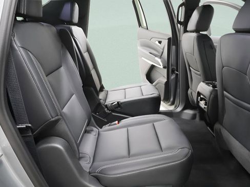 New 2026 Chevrolet Traverse LT w/ Midnight/Sport Edition AWD/4WD image 31