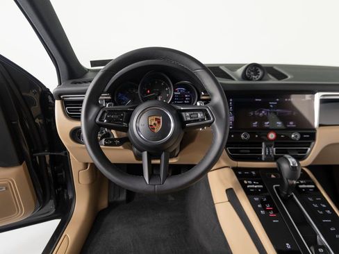 New 2026 Porsche Macan image 16