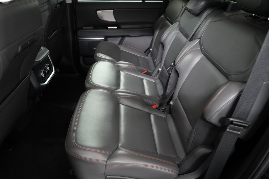 Used 2025 Ford Expedition Active AWD/4WD image 20