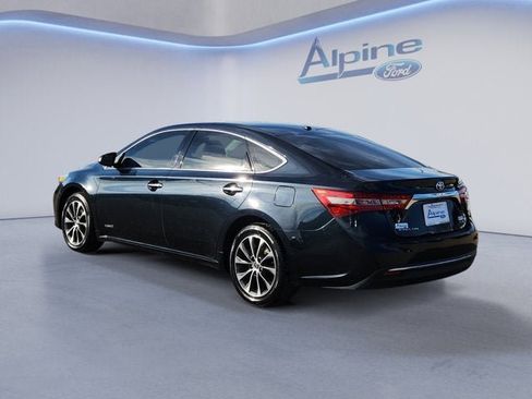 Used 2017 Toyota Avalon XLE Plus image 3