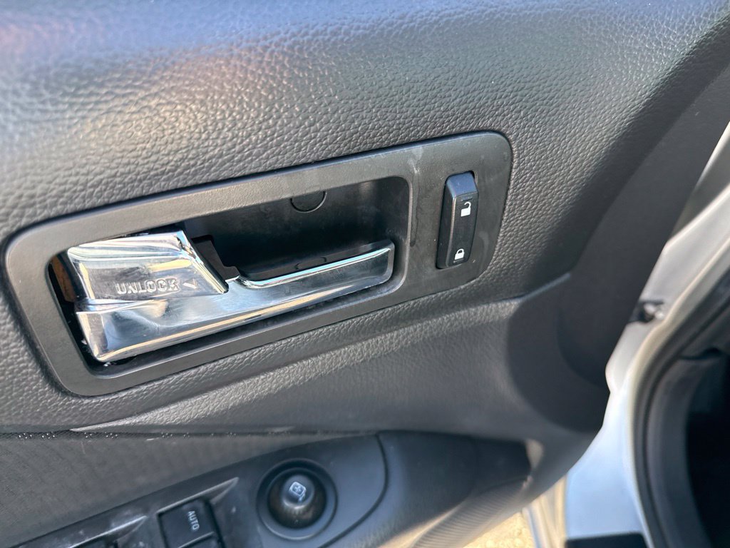 Used 2009 Ford Fusion SE FWD image 14