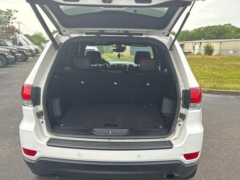 Used 2021 Jeep Grand Cherokee Laredo X RWD image 13