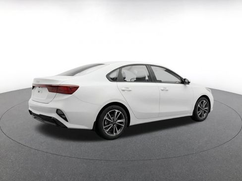 Used 2024 Kia Forte LXS FWD image 9