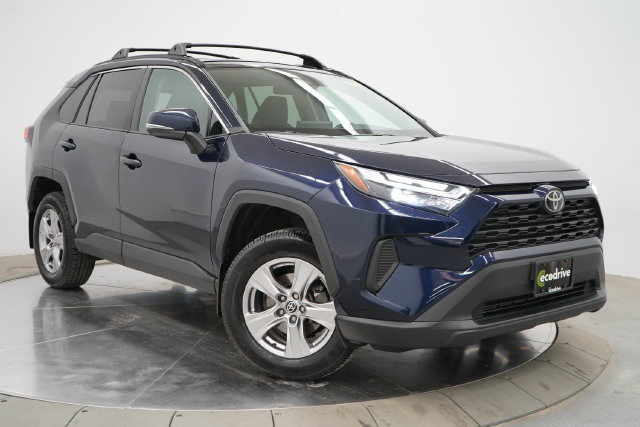 Used 2022 Toyota RAV4 XLE w/ Convenience Package AWD/4WD image 3