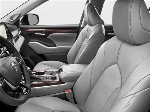 New 2025 Toyota Highlander Limited image 6