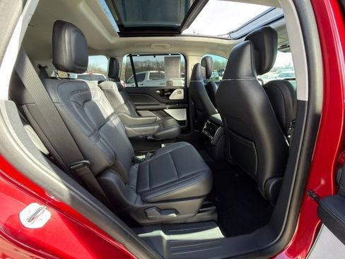 Used 2025 Lincoln Aviator Reserve w/ Equipment Group 201A image 11