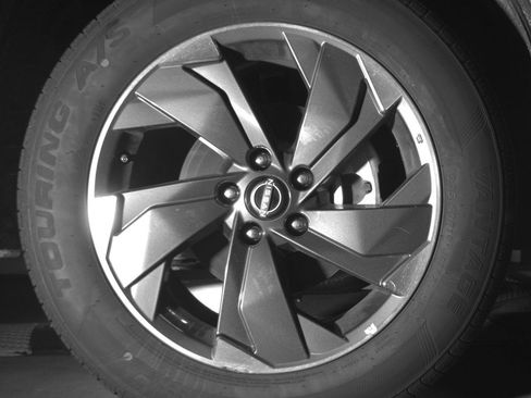 Used 2025 Nissan Rogue SV image 13