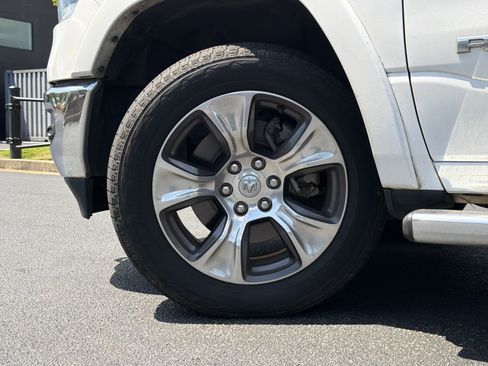 Used 2019 RAM 1500 Laramie AWD/4WD image 11