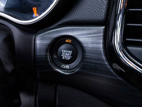 Used 2019 Jeep Grand Cherokee Altitude RWD image 26