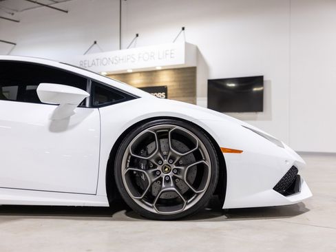 Used 2016 Lamborghini Huracan LP 610-4 image 24