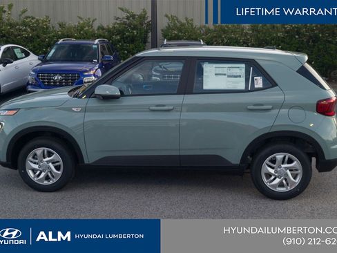 New 2026 Hyundai Venue SE FWD image 11