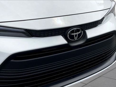 Used 2026 Toyota Corolla LE FWD image 29