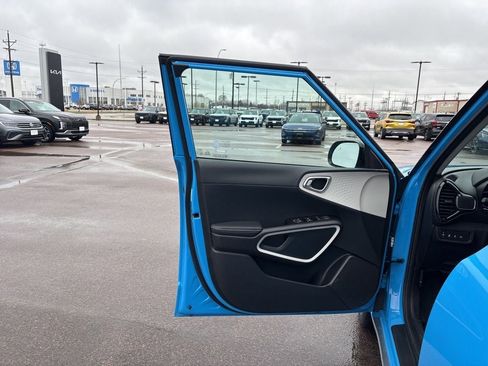 Used 2023 Kia Soul GT-Line FWD image 11