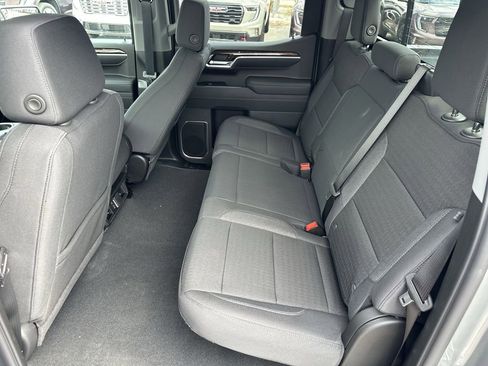 New 2026 GMC Sierra 1500 SLE w/ Preferred Package image 17
