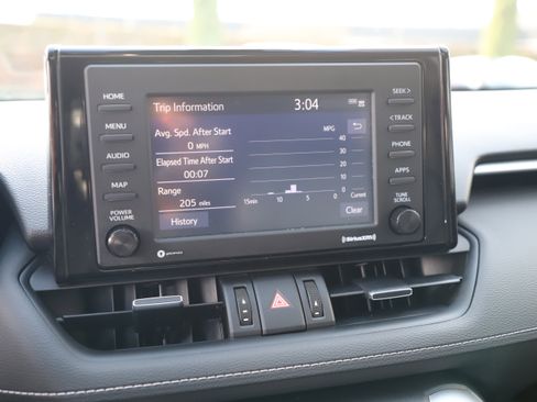 Used 2022 Toyota RAV4 XLE Premium image 19