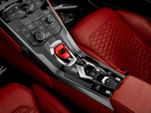 Used 2018 Lamborghini Huracan LP 580-2 image 32