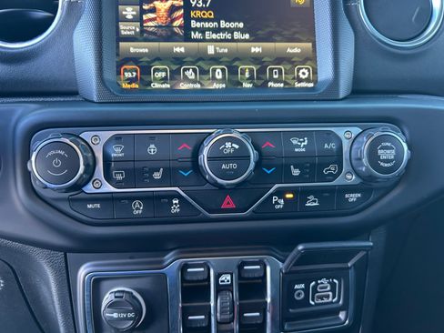 Used 2021 Jeep Gladiator Overland w/ Popular Equipment Package image 20