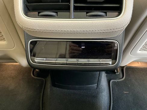 Used 2024 Mercedes-Benz GLS 450 4MATIC image 7