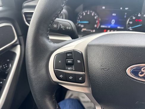 Used 2023 Ford Explorer XLT w/ Equipment Group 202A image 39