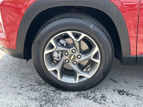 New 2026 Chevrolet Trax LT w/ LT Convenience Package FWD image 9