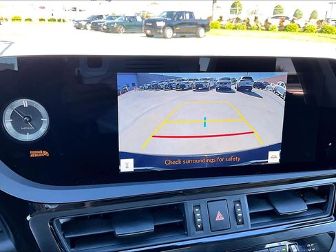 Used 2025 Lexus ES 350 w/ Premium Package image 27
