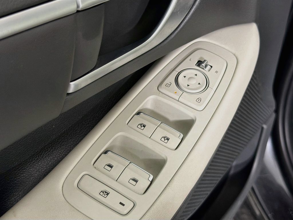 Used 2025 Hyundai Sonata SEL FWD image 21