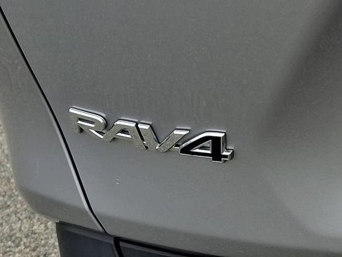 Certified 2024 Toyota RAV4 XLE AWD/4WD image 33