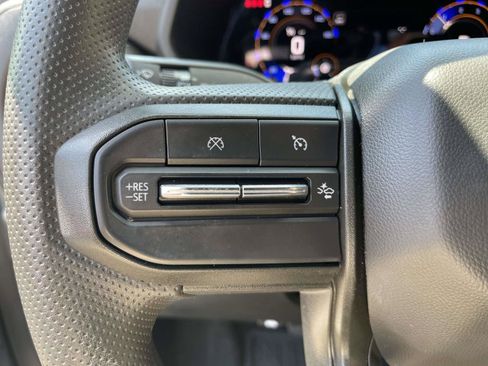 Used 2025 Chevrolet Colorado Trail Boss AWD/4WD image 9