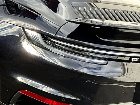 Certified 2022 Porsche 911 Turbo S image 31