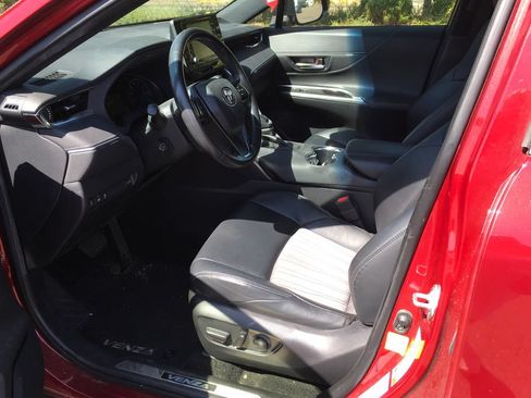 Used 2021 Toyota Venza XLE w/ Carpet Mat Package (TMS) AWD/4WD image 4